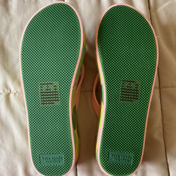 New Kate Spade #9 pink w/ bow and flowered platform flip flops. Never worn. - Picture 14 of 14